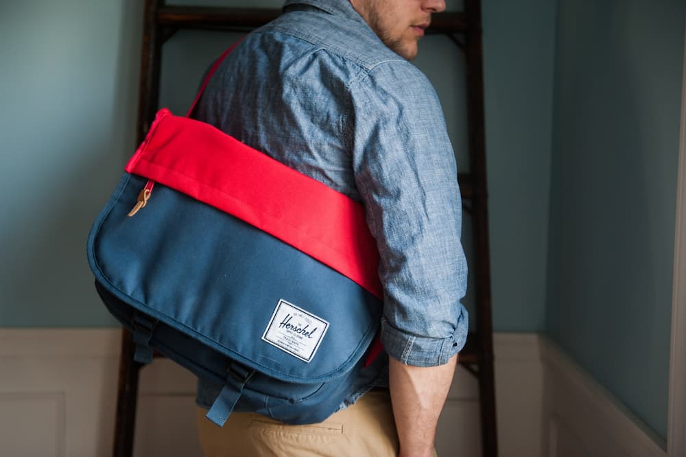 Read more about the article Messenger Bag vs Backpack vs Panniers For Cycling