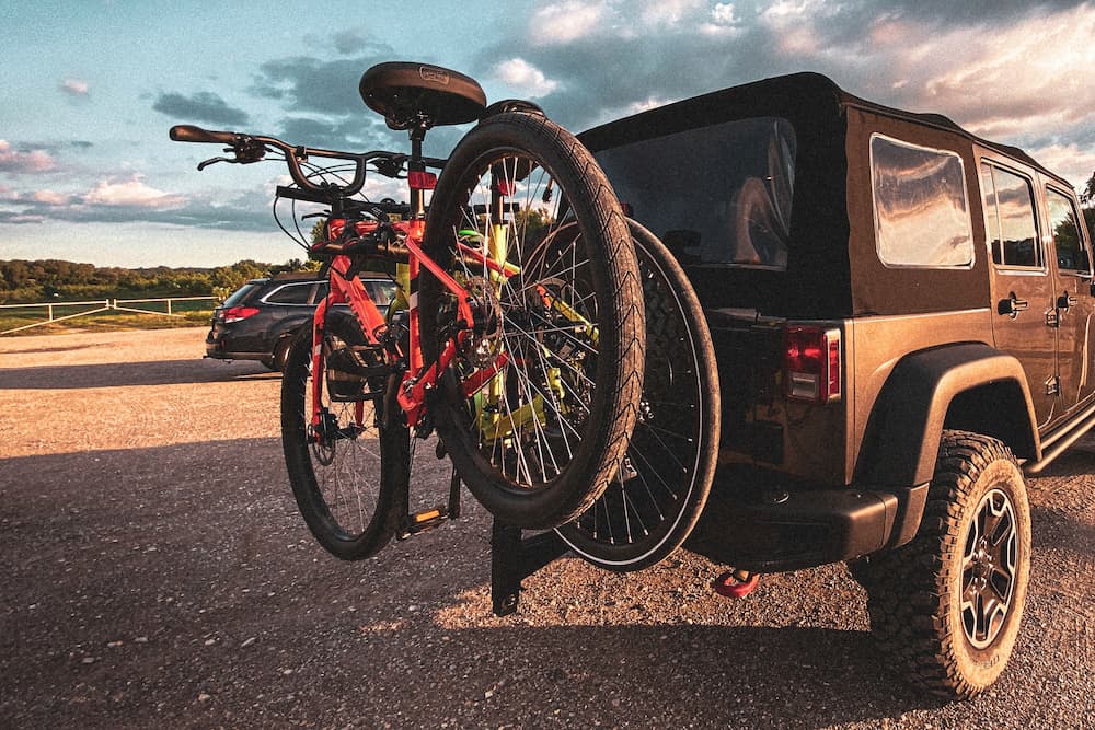 how to keep bikes from swaying on bike rack